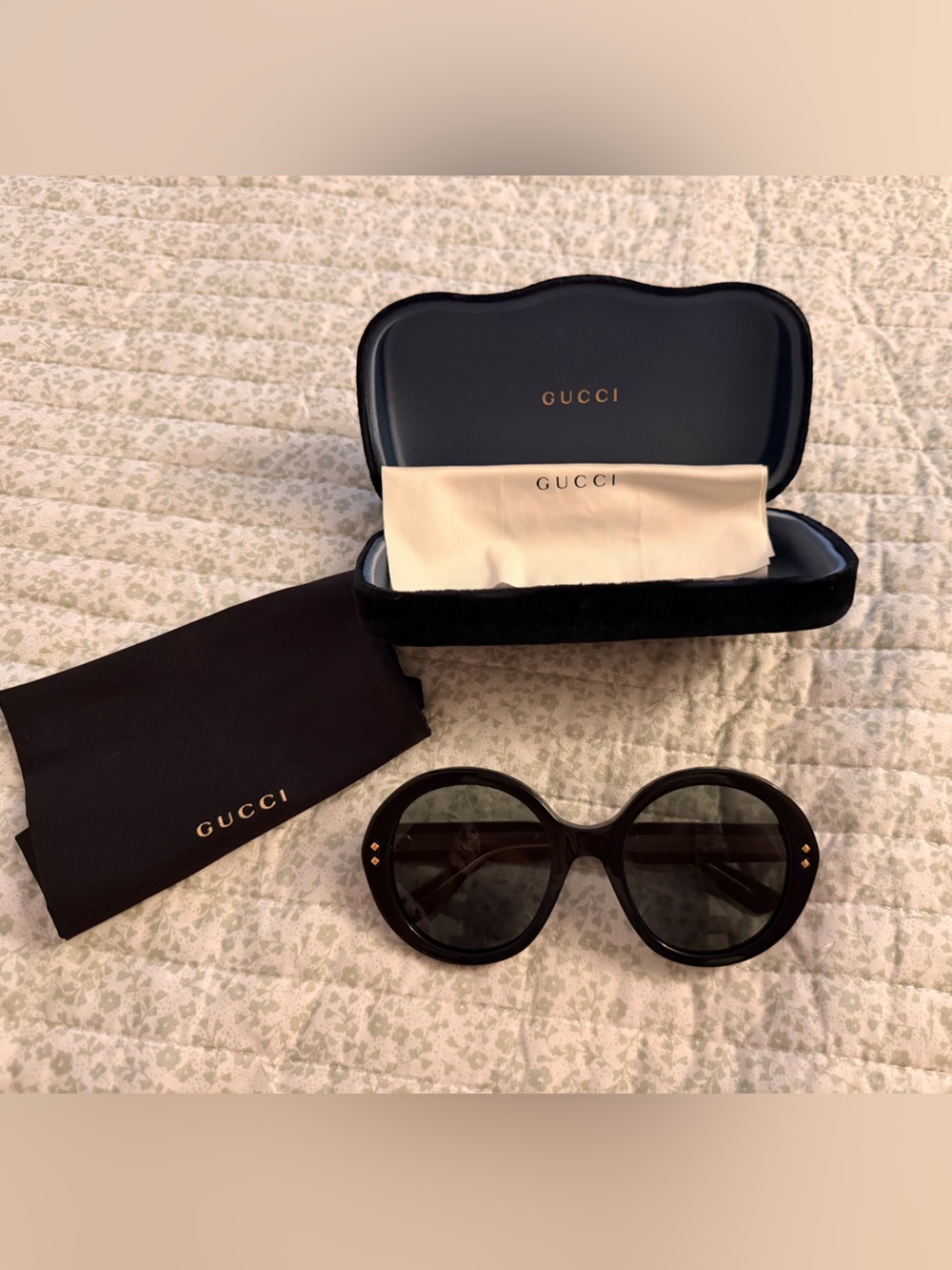 Gucci Round Sunglasses GG1081S